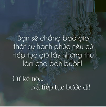 Em gái và chiếc điện thoại